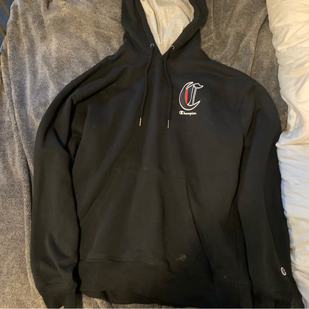 Champion sweater FOR SELL!!